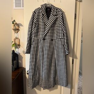 NWOT! Torrid houndstooth coat, size 1X.